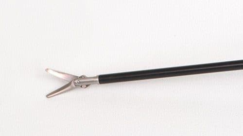 Laparoscopic cutter straight blade